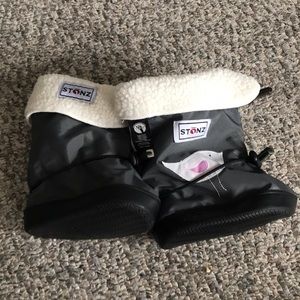 Stonz boots 4/$20